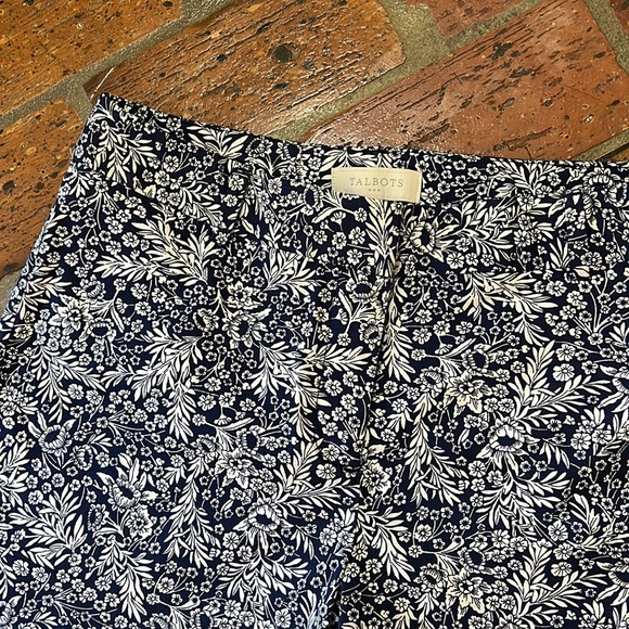 Talbots Navy and ivory 7" chinos sz8 - Picture 3 of 9